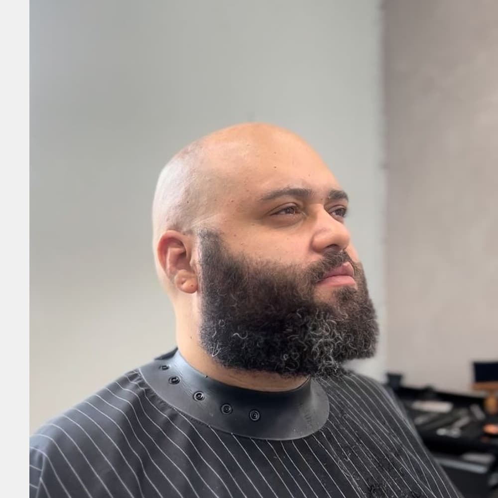 Transformação — barba aparada e desenhada — antes