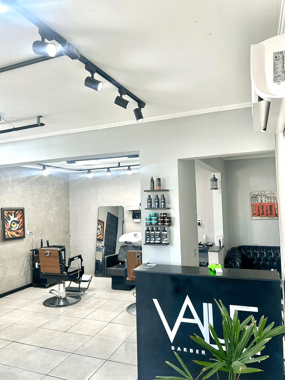 Interior da Value Barber Studio